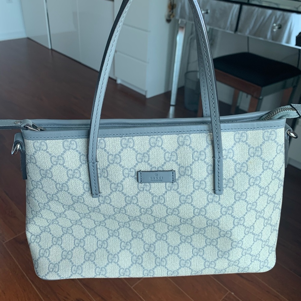 Authentic  Gucci Handbag